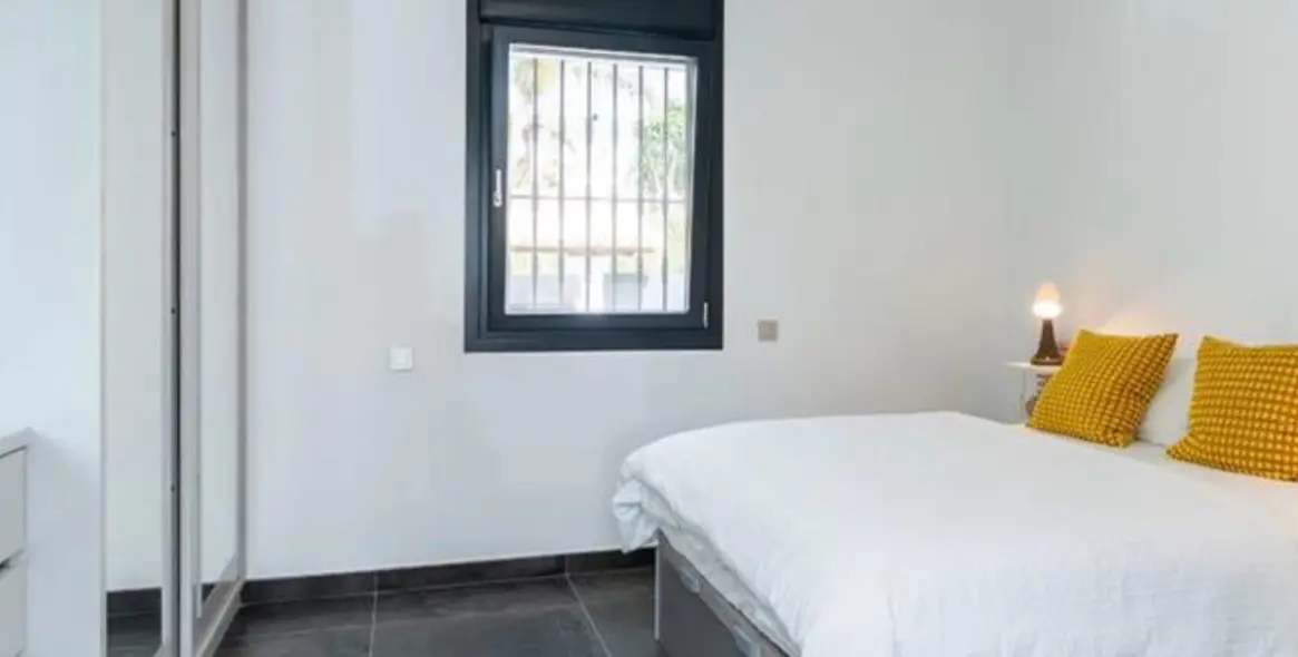 Long-term rent of detached villa in Nueva Andalucía 29