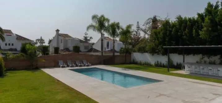 Long-term rent of detached villa in Nueva Andalucía 4