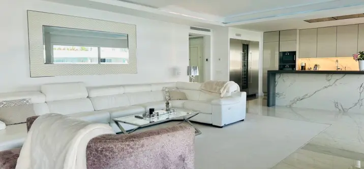 Middle floor apartment R5159062 0