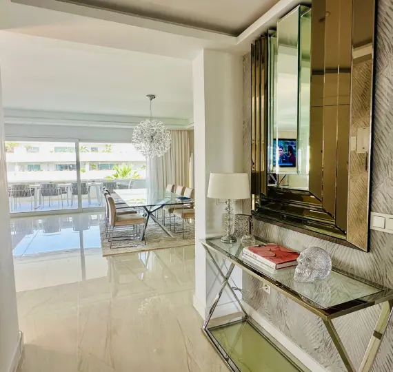 Middle floor apartment R5159062