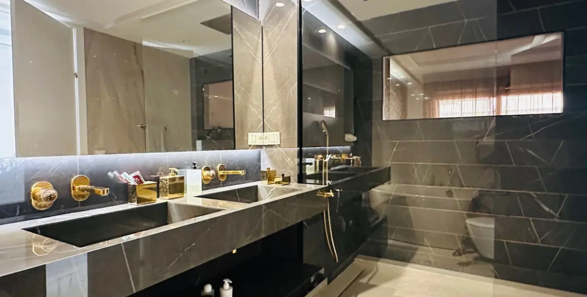 Short-term rent of middle floor apartment in Puerto Banús 14