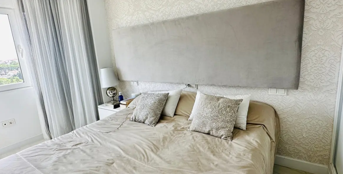 Short-term rent of middle floor apartment in Puerto Banús 20