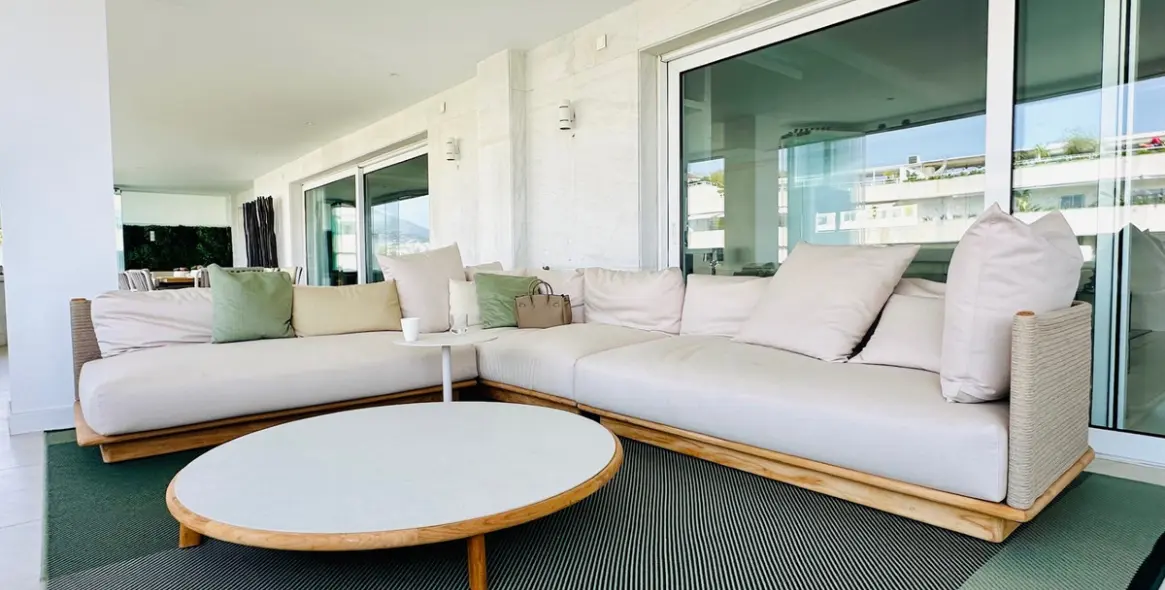 Долгосрочная аренда апартаментов на среднем этаже в Puerto Banús 22