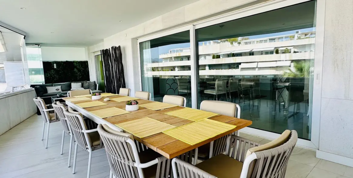 Долгосрочная аренда апартаментов на среднем этаже в Puerto Banús 25