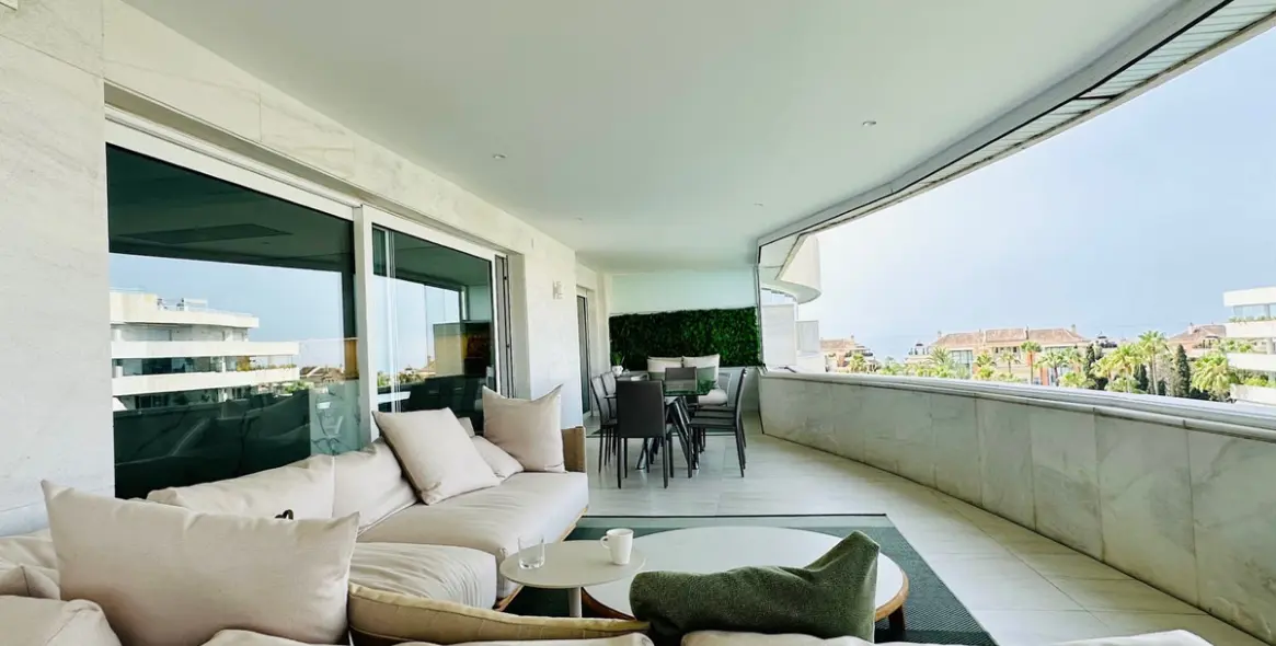 Долгосрочная аренда апартаментов на среднем этаже в Puerto Banús 26