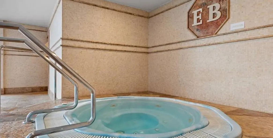 Долгосрочная аренда апартаментов на среднем этаже в Puerto Banús 28