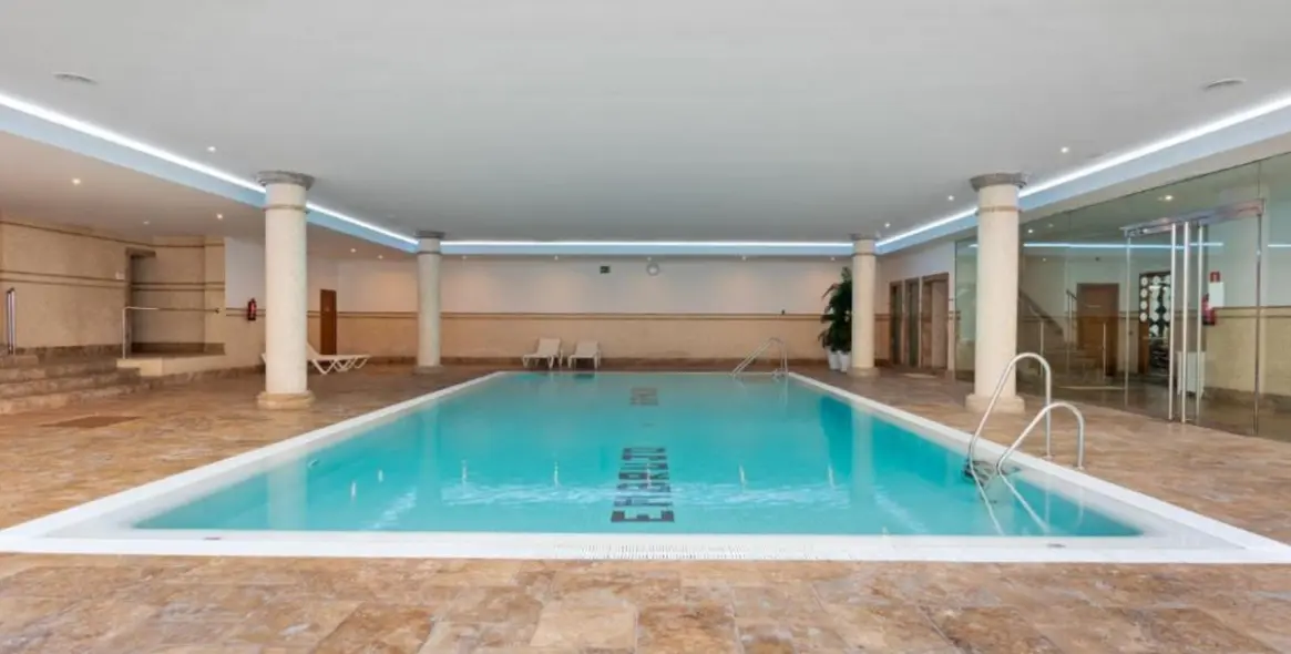 Долгосрочная аренда апартаментов на среднем этаже в Puerto Banús 29