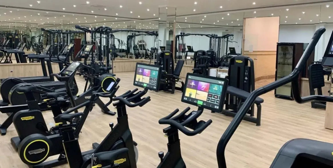 Долгосрочная аренда апартаментов на среднем этаже в Puerto Banús 30