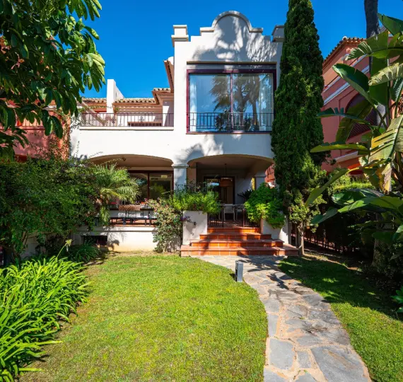 Долгосрочная аренда таунхауса в Nueva Andalucía