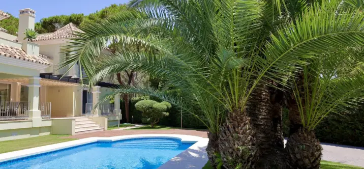 Long-term rent of detached villa in Elviria 0