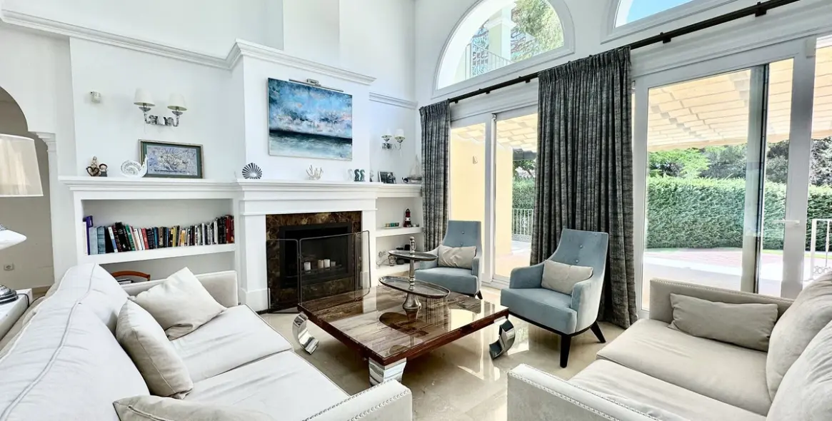 Long-term rent of detached villa in Elviria 2