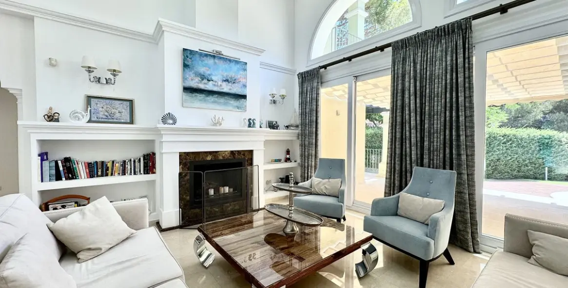 Long-term rent of detached villa in Elviria 4