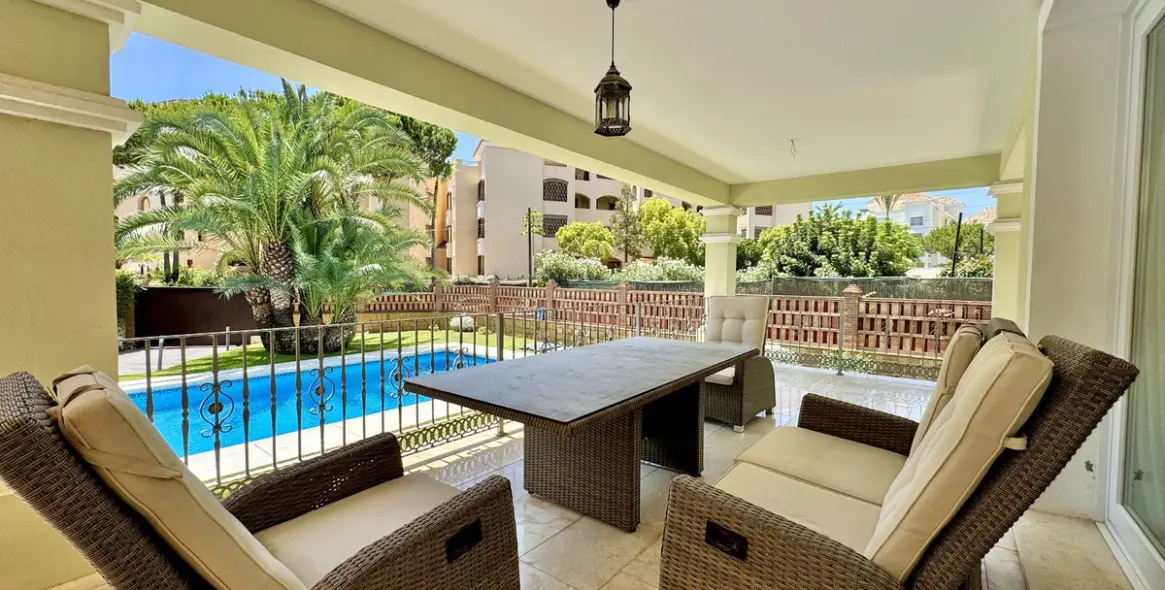 Long-term rent of detached villa in Elviria 12