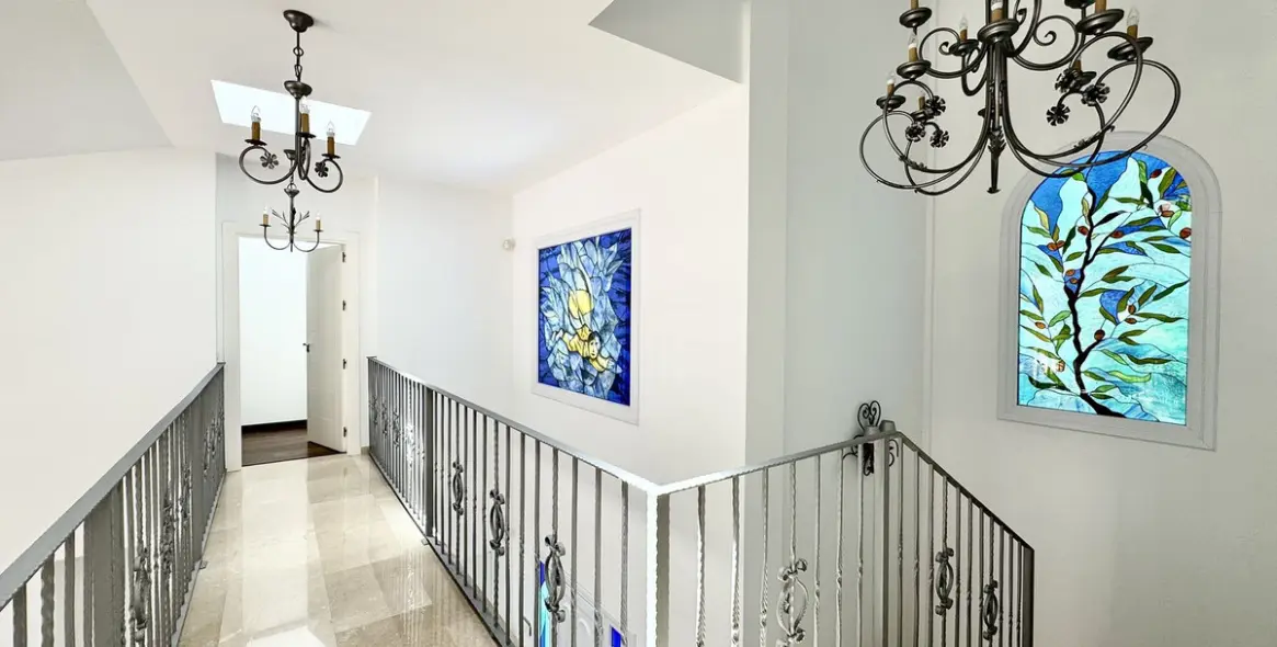 Long-term rent of detached villa in Elviria 14