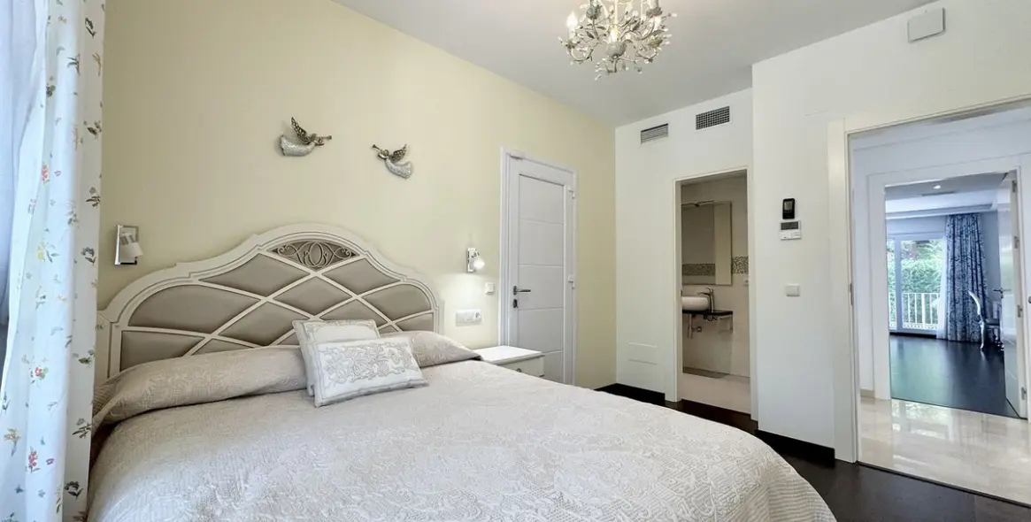 Long-term rent of detached villa in Elviria 15