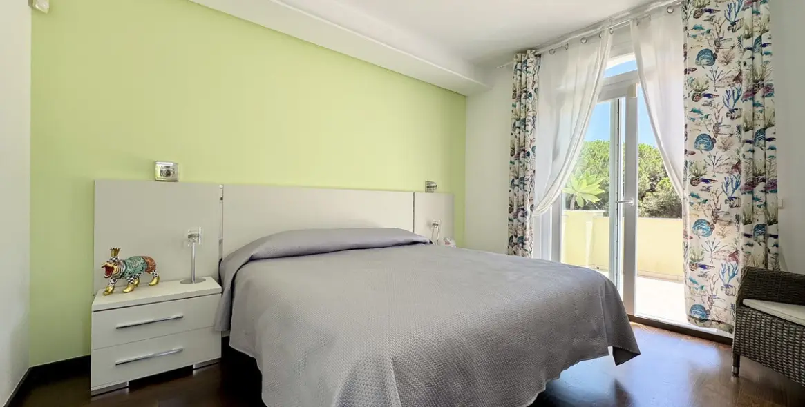 Long-term rent of detached villa in Elviria 16