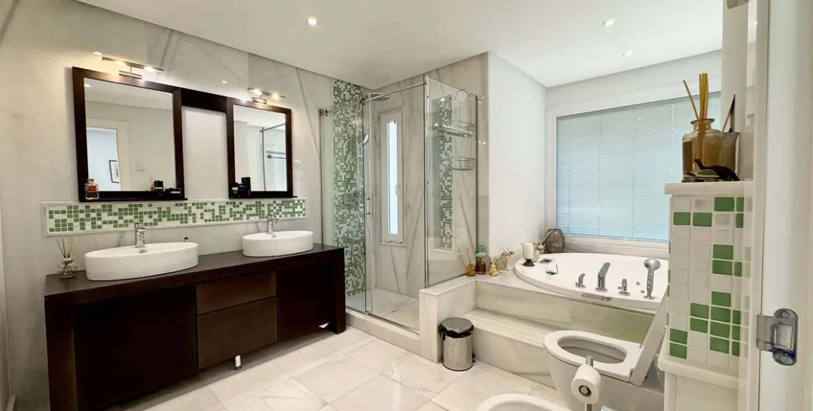 Long-term rent of detached villa in Elviria 18