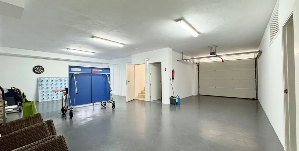 Long-term rent of detached villa in Elviria 25