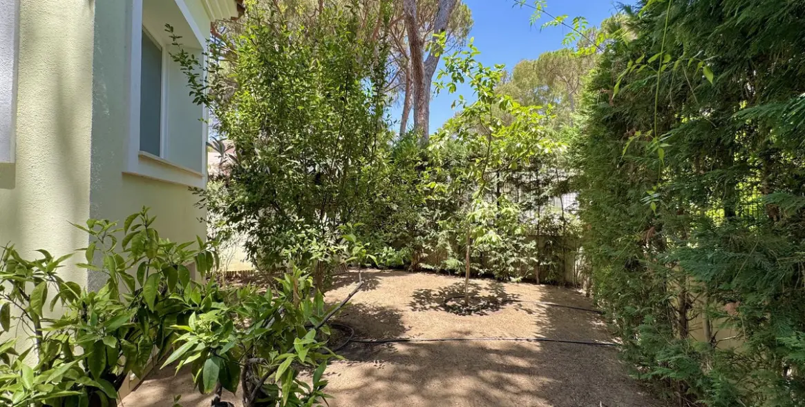 Long-term rent of detached villa in Elviria 29