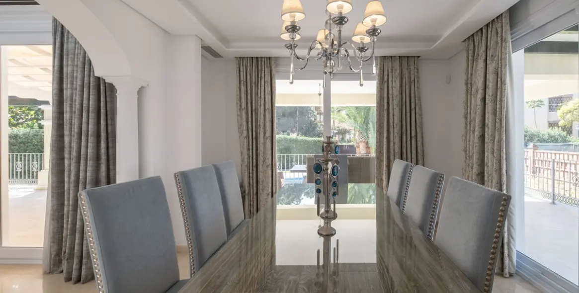 Long-term rent of detached villa in Elviria 38