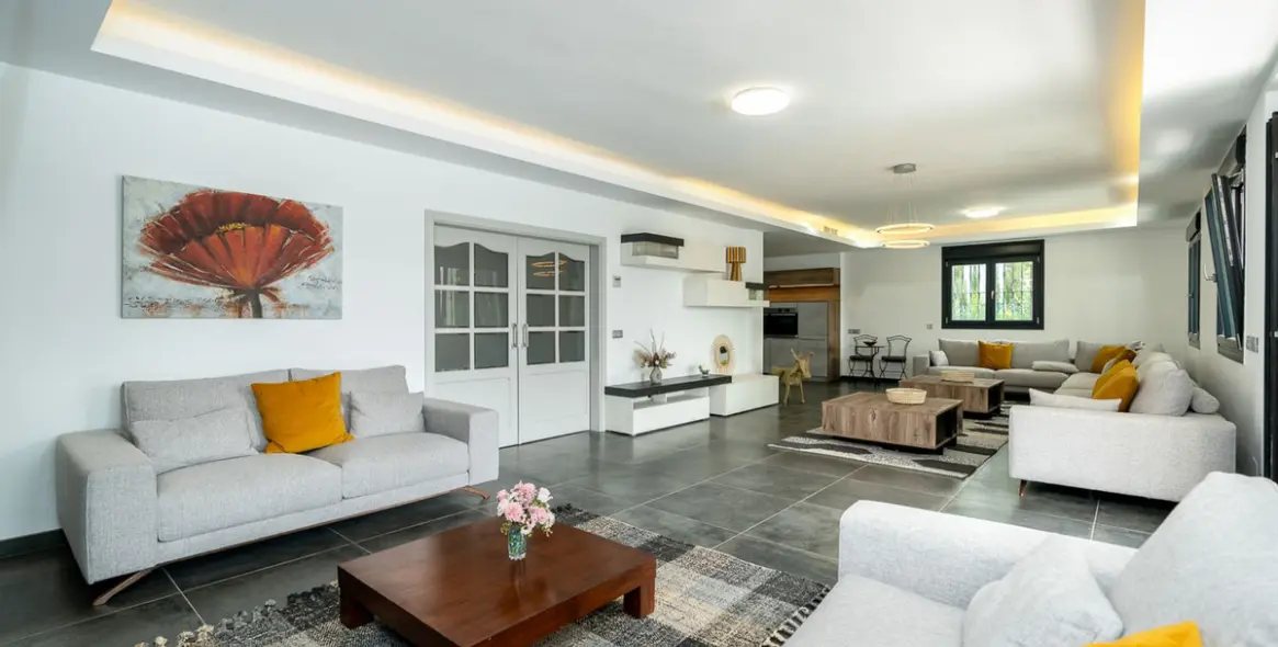 Long-term rent of detached villa in Nueva Andalucía 4