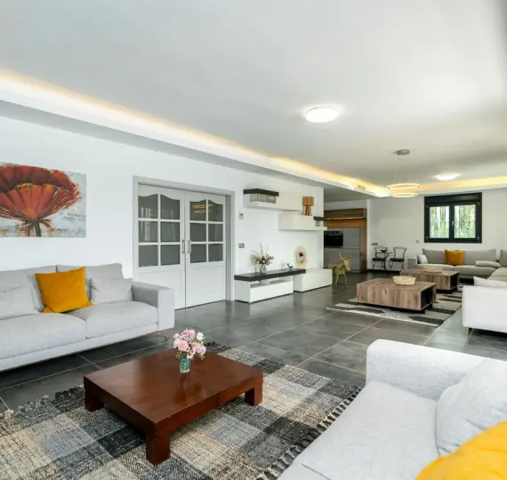 Long-term rent of detached villa in Nueva Andalucía