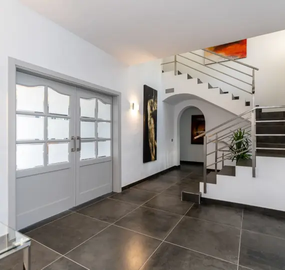 Long-term rent of detached villa in Nueva Andalucía