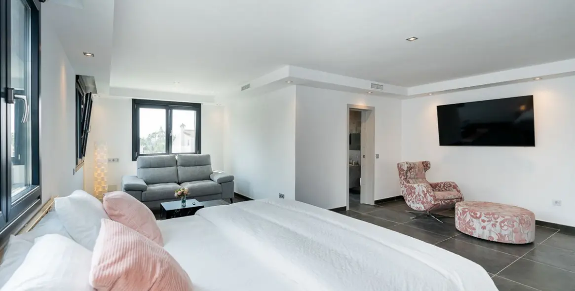 Long-term rent of detached villa in Nueva Andalucía 8