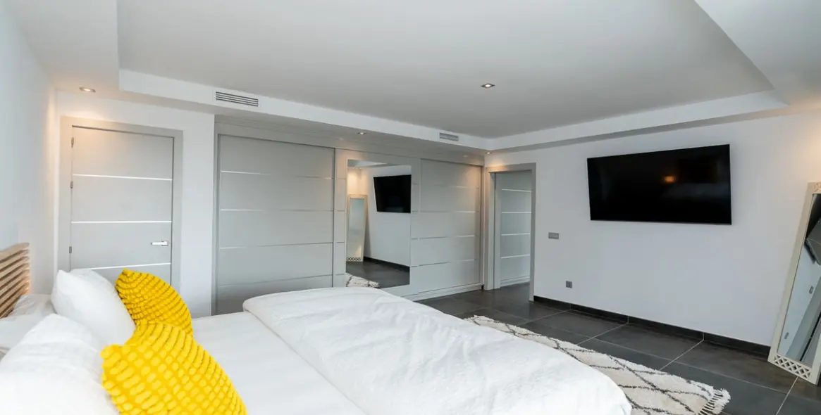 Long-term rent of detached villa in Nueva Andalucía 9