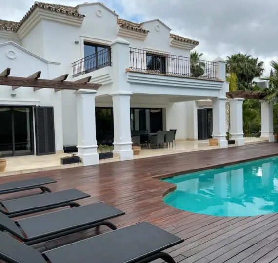 Long-term rent of detached villa in The Golden Mile