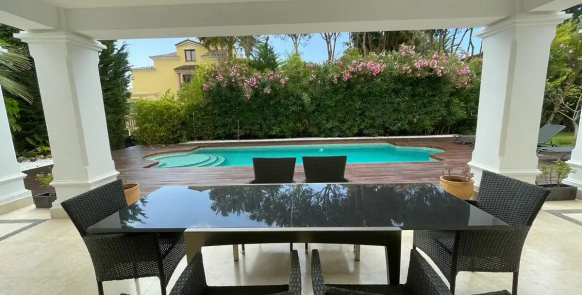 Long-term rent of detached villa in The Golden Mile 3