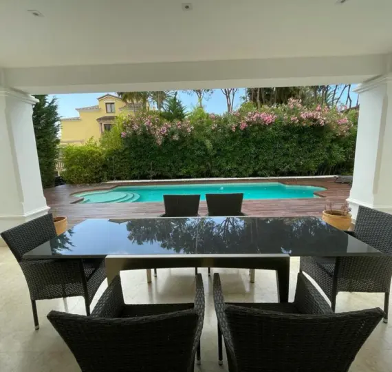 Long-term rent of detached villa in The Golden Mile