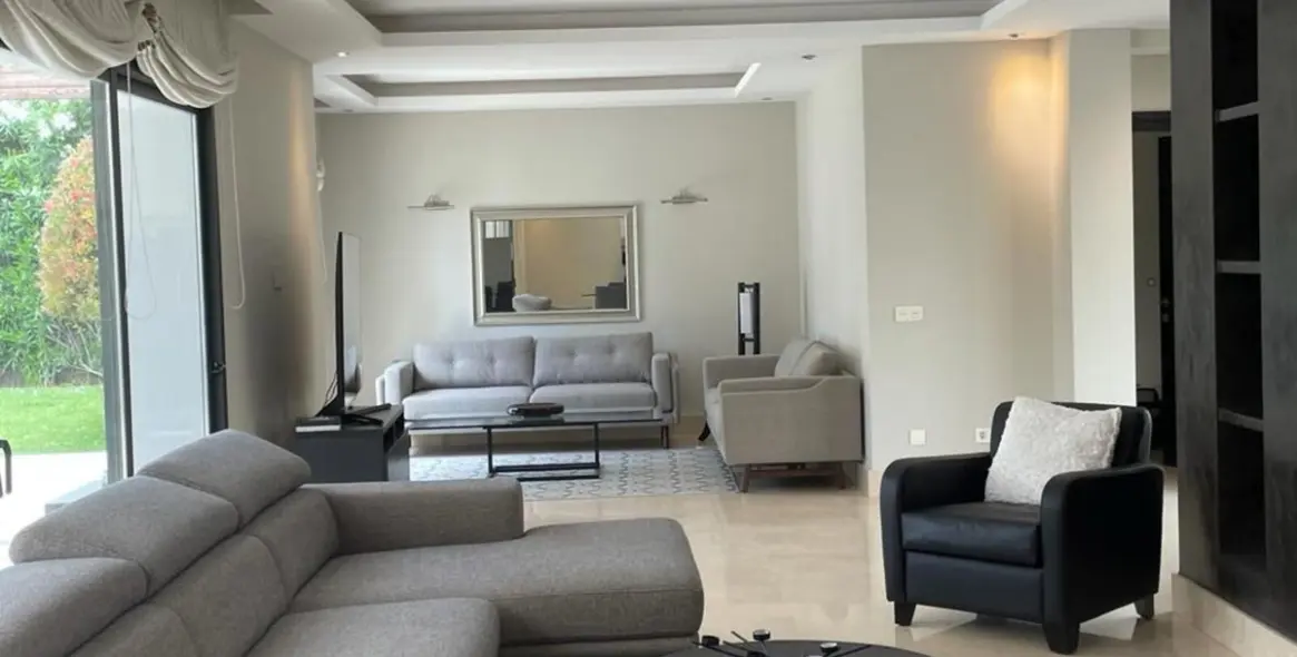 Long-term rent of detached villa in The Golden Mile 5