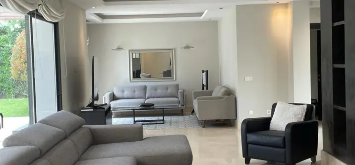 Long-term rent of detached villa in The Golden Mile 4