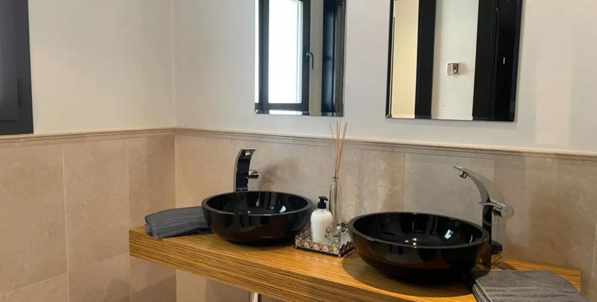 Long-term rent of detached villa in The Golden Mile 11