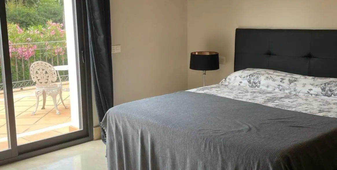 Long-term rent of detached villa in The Golden Mile 12