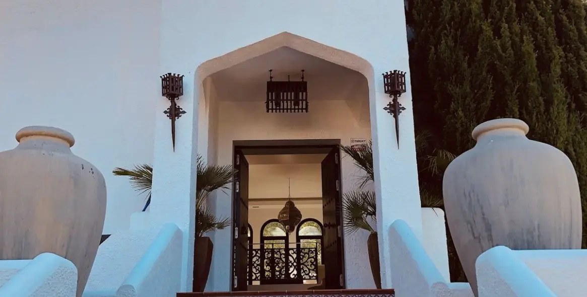 Long-term rent of detached villa in Nueva Andalucía 1