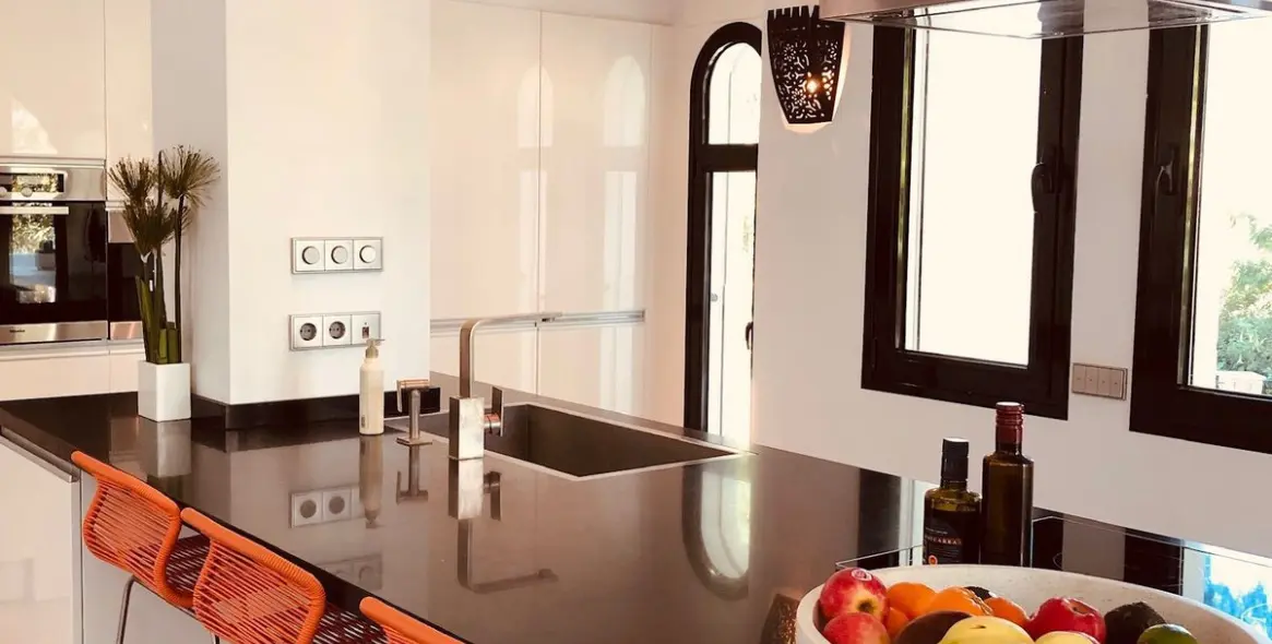 Long-term rent of detached villa in Nueva Andalucía 5