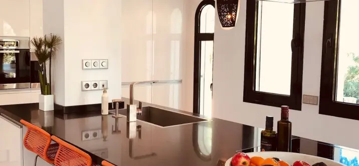 Long-term rent of detached villa in Nueva Andalucía 4