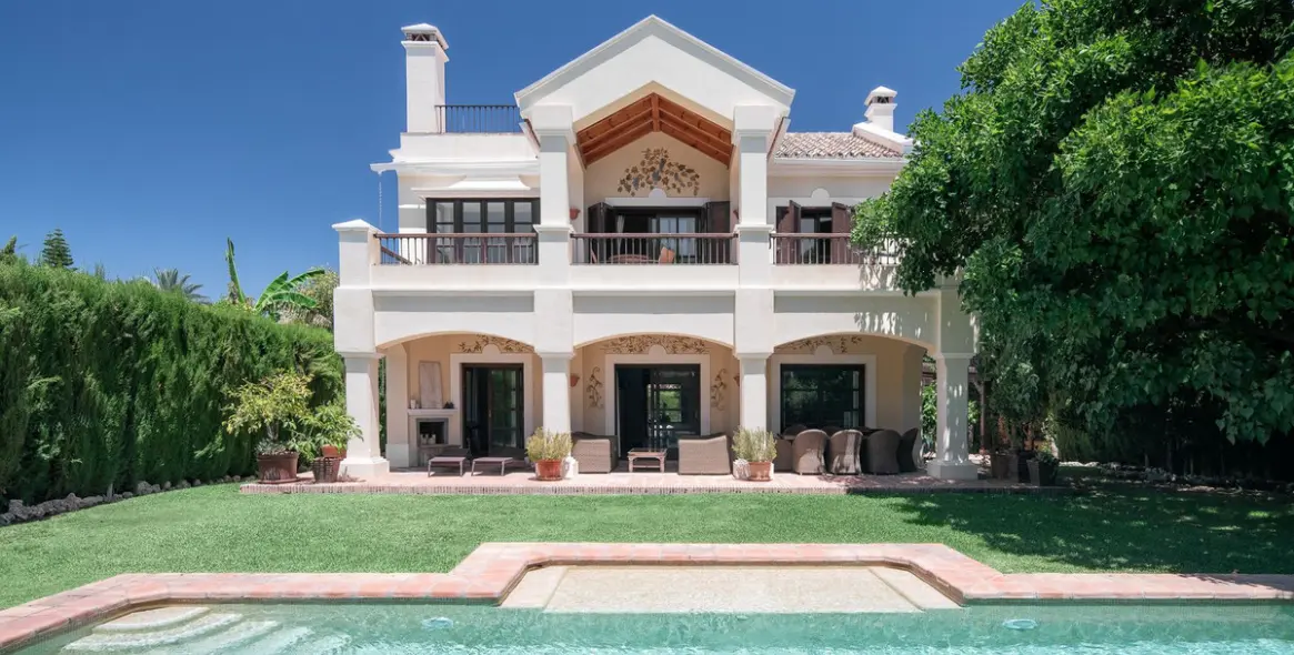 Long-term rent of detached villa in Marbella 1