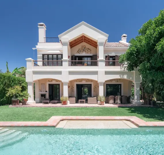 Long-term rent of detached villa in Marbella