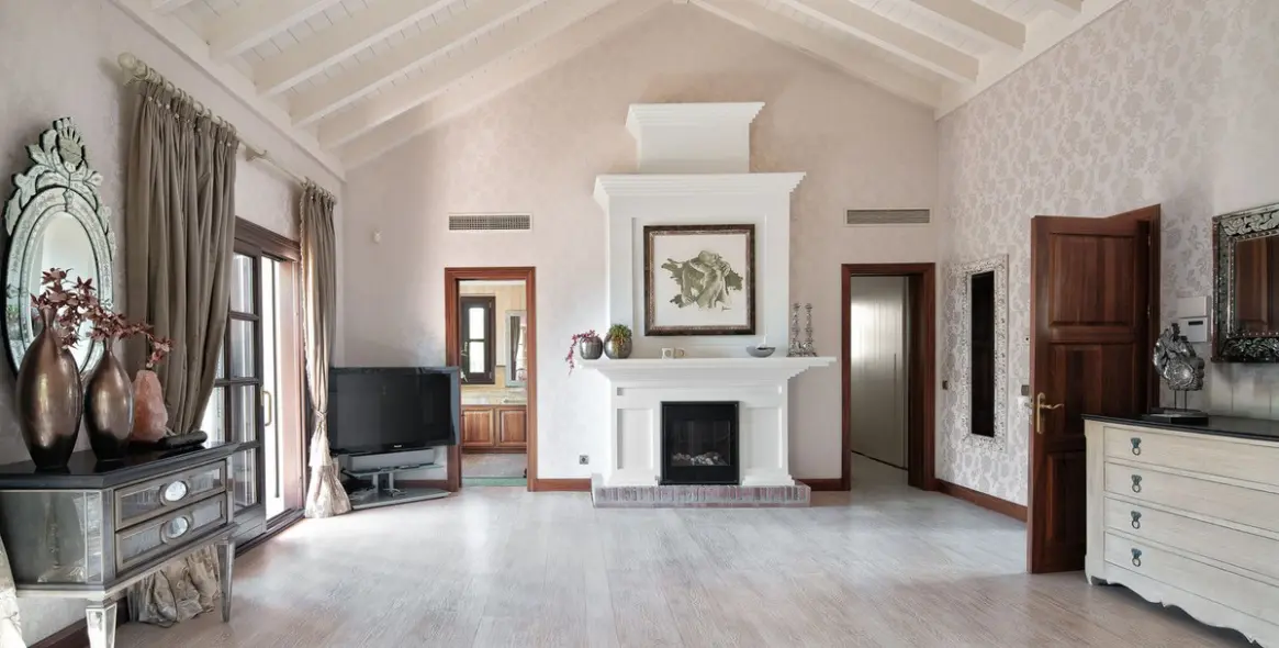 Long-term rent of detached villa in Marbella 19