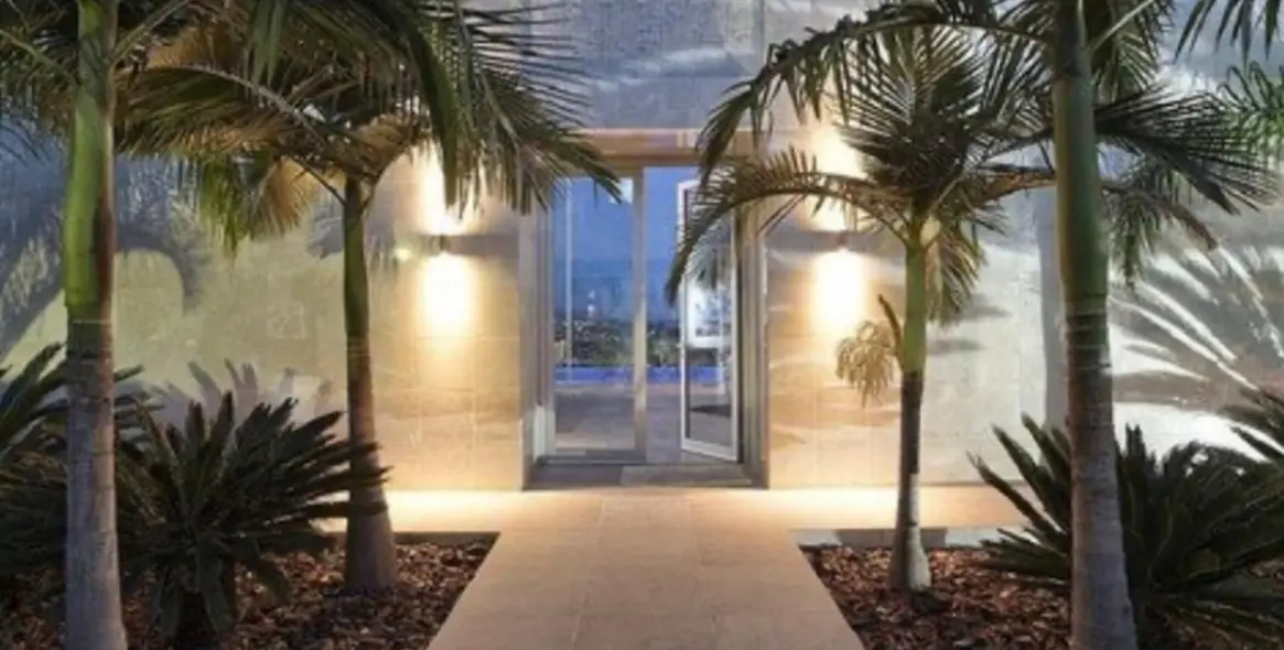 Long-term rent of detached villa in La Quinta 1