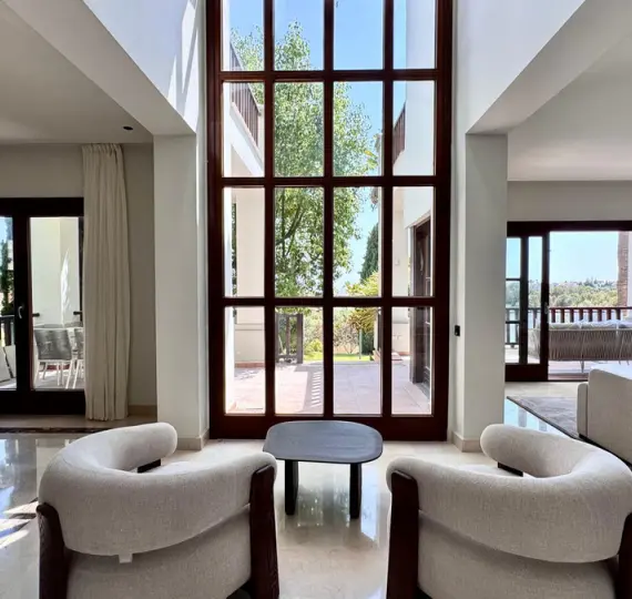 Long-term rent of detached villa in The Golden Mile