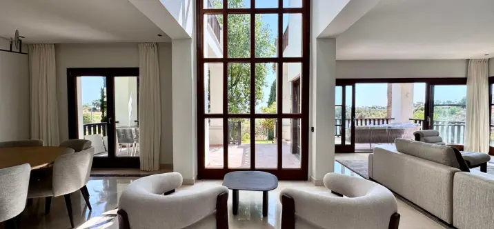 Long-term rent of detached villa in The Golden Mile 1