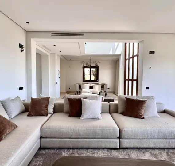 Long-term rent of detached villa in The Golden Mile