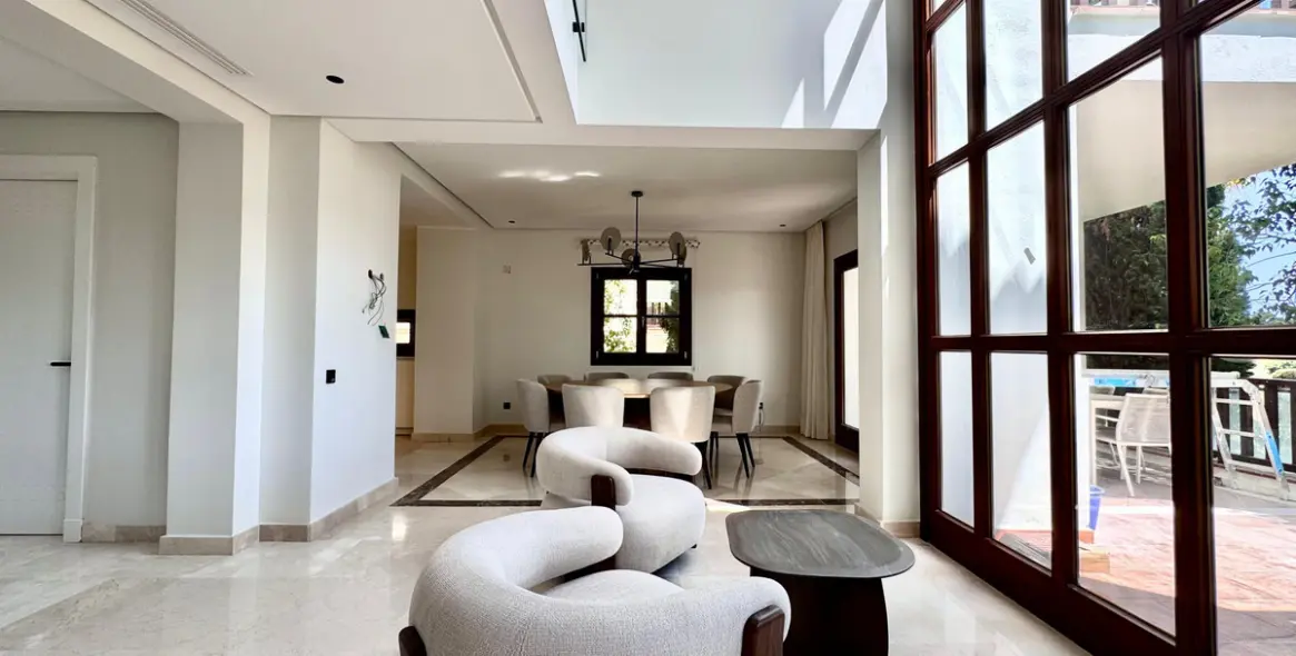 Long-term rent of detached villa in The Golden Mile 14