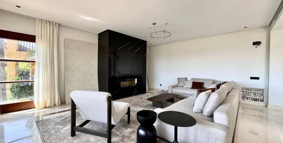 Long-term rent of detached villa in The Golden Mile 15