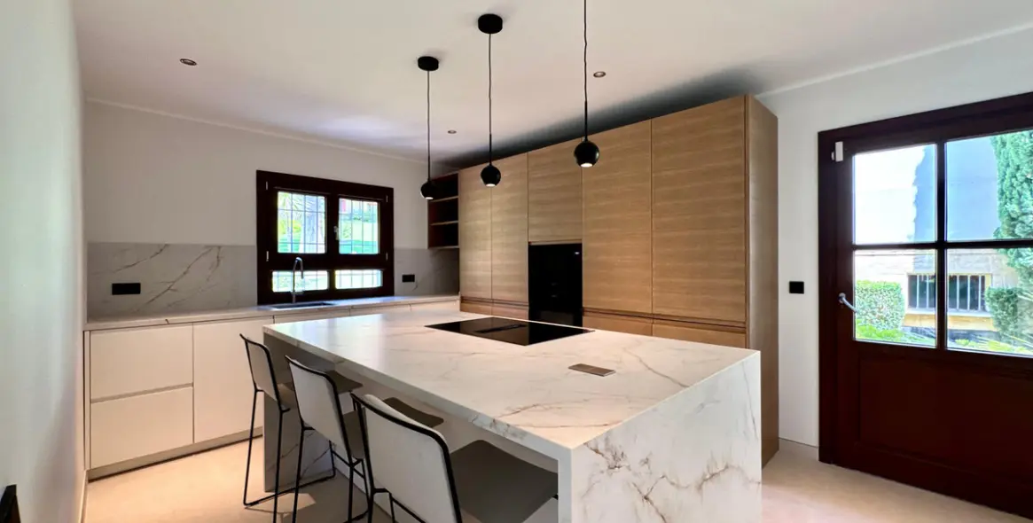 Long-term rent of detached villa in The Golden Mile 17