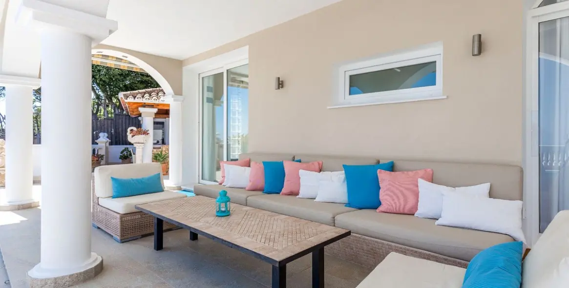 Long-term rent of detached villa in La Quinta 11